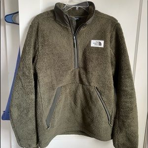 Mens medium quarter zip pullover jacket